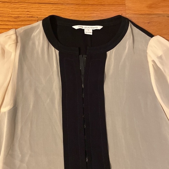 Women’s Diane vonFustenberg long sleeved top. Black and cream. Size 6 - Picture 2 of 7